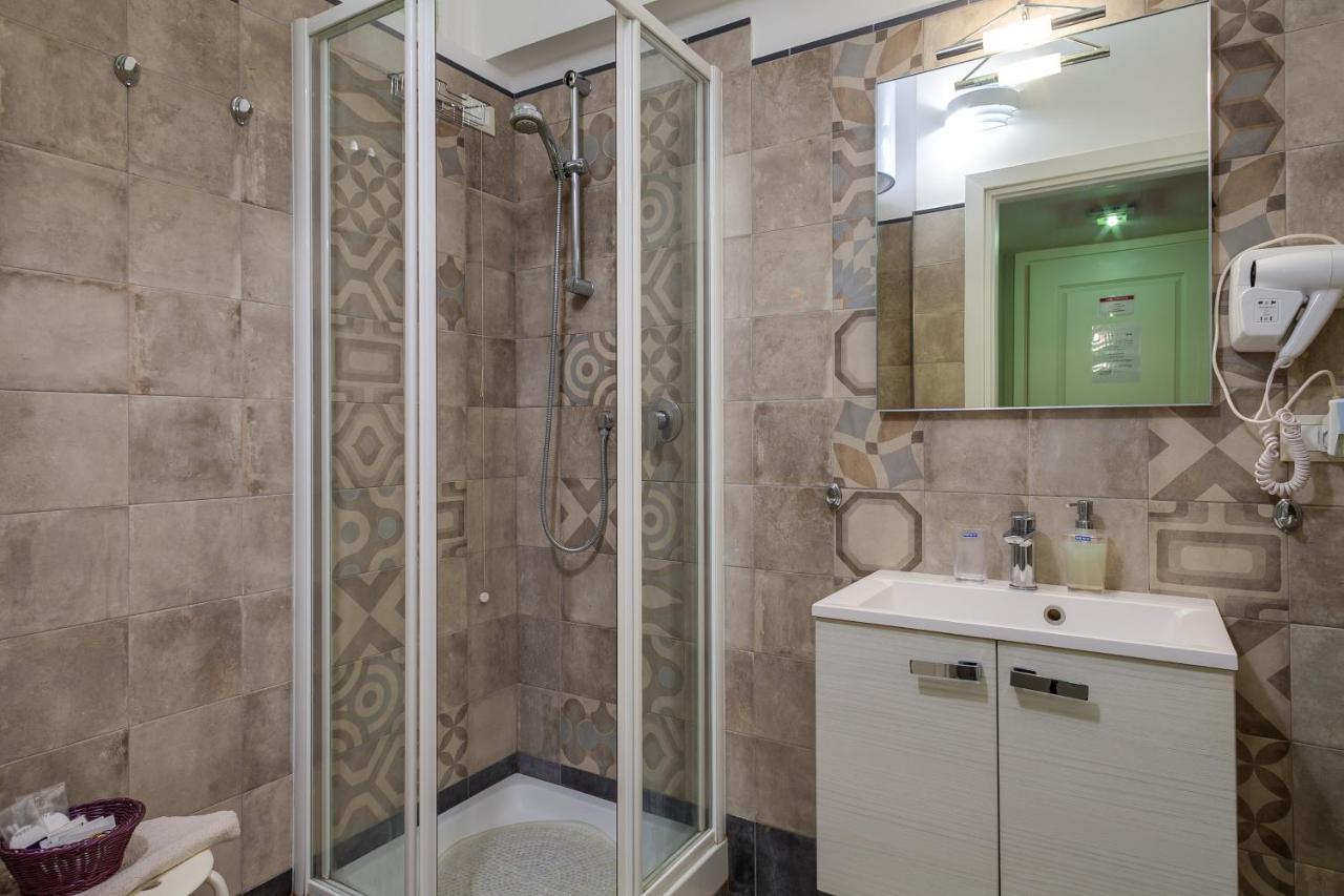 Raphael Rooms Рим Екстер'єр фото